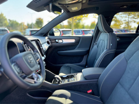 New 2026 Volvo XC40 B5 Ultra w/ Protection Package Premier image 11