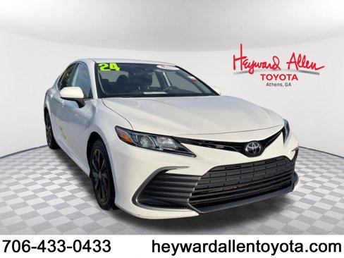 Certified 2024 Toyota Camry LE image 1