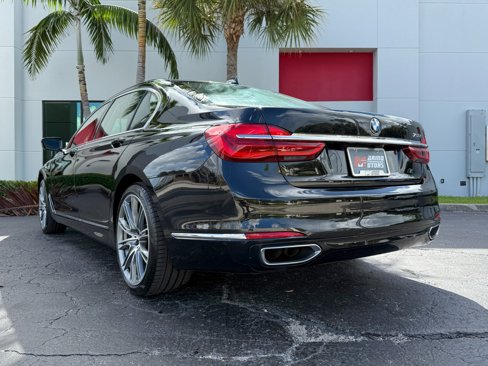 Used 2019 BMW 750i w/ Executive Package image 10