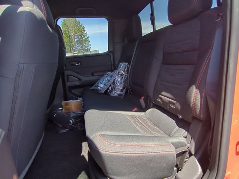 New 2025 Nissan Frontier PRO-4X w/ Pro Convenience Package image 18