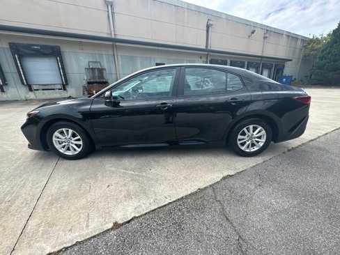 Used 2025 Toyota Camry LE image 8