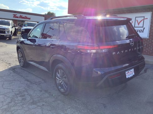 Used 2022 Nissan Pathfinder SV image 5