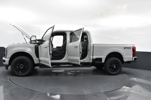 New 2025 Ford F350 XLT image 40