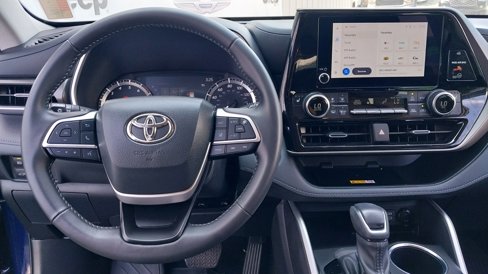 Used 2024 Toyota Highlander XLE image 24
