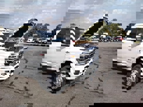 New 2026 RAM 5500 4x4 Crew Cab image 11