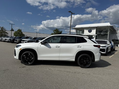 New 2025 Volkswagen Tiguan SE R-Line image 8