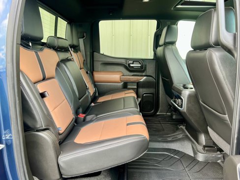 Used 2022 Chevrolet Silverado 1500 High Country w/ Technology Package image 34