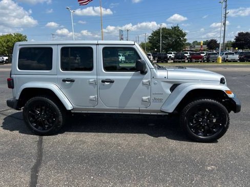 Used 2024 Jeep Wrangler Unlimited Sahara image 4