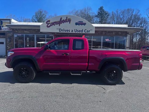 Used 2019 Toyota Tacoma SR5 image 2