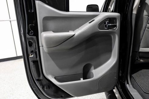Used 2021 Nissan Frontier SV w/ Midnight Edition Floor Mats image 54
