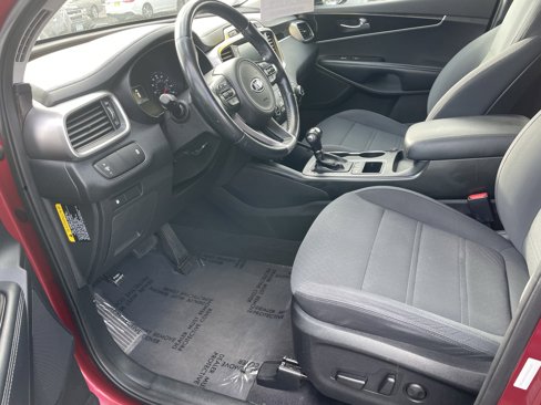 Used 2018 Kia Sorento LX image 12