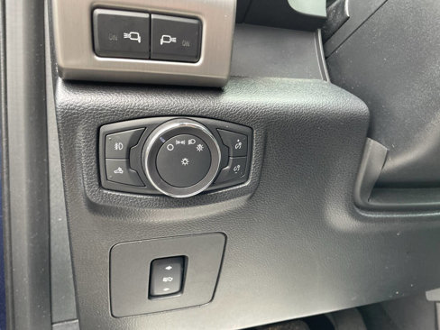 Used 2016 Ford F150 Platinum w/ Equipment Group 701A Luxury image 17