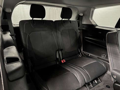 Used 2022 Jeep Grand Cherokee L Laredo w/ Luxury Tech Group I image 11