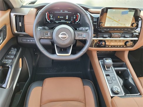 New 2025 Nissan Pathfinder Platinum image 9