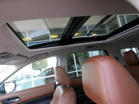 Certified 2023 Nissan Pathfinder Platinum image 24