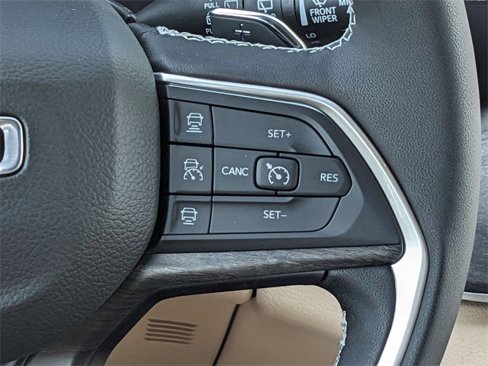 New 2025 Jeep Grand Cherokee L Limited image 18