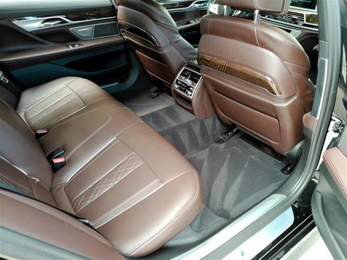 Used 2018 BMW 750i xDrive image 13