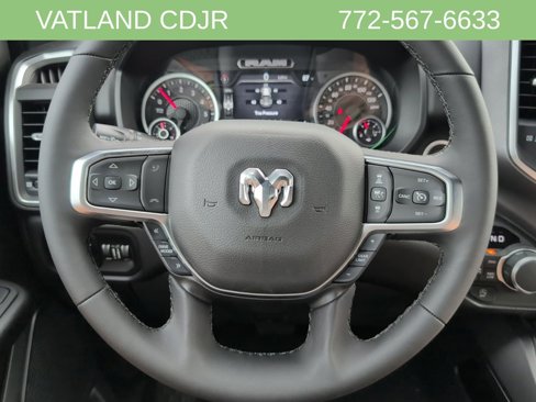 New 2026 RAM 1500 4x4 Crew Cab image 9