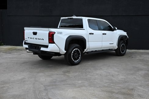Used 2025 Toyota Tacoma TRD Off-Road image 5