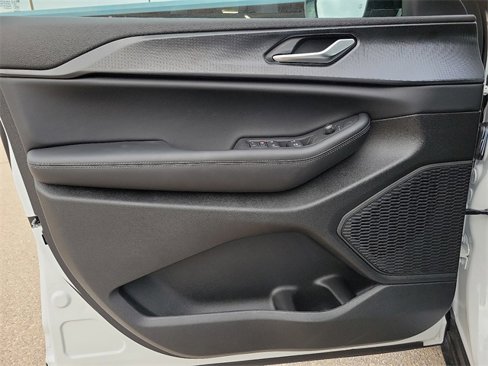 New 2025 Jeep Grand Cherokee L Laredo image 11