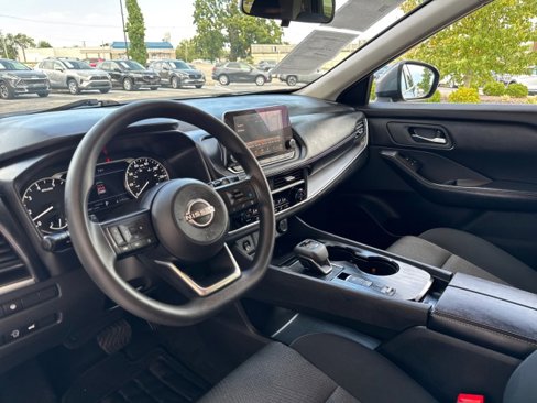 Used 2024 Nissan Rogue SV image 10