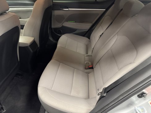 Used 2020 Hyundai Elantra SEL image 14
