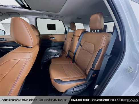 New 2025 Nissan Pathfinder Platinum image 26