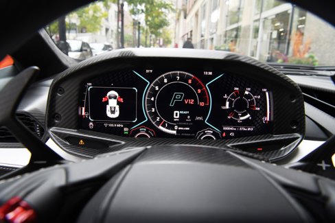 Used 2024 Lamborghini Revuelto image 12