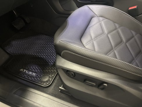 New 2026 Volkswagen Atlas Cross Sport SE image 8