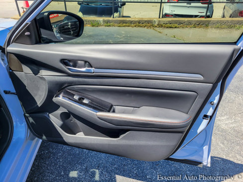 Used 2025 Nissan Altima 2.5 SR w/ SR Premium Package image 33