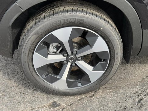 New 2025 Volvo XC40 B5 Core w/ Protection Package Premier image 4