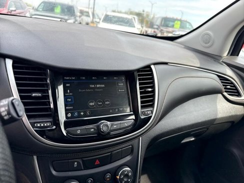 Used 2019 Chevrolet Trax LT image 14