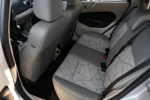Used 2013 Ford Fiesta SE image 30