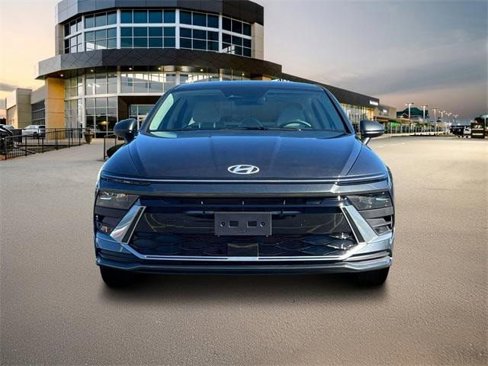 Certified 2025 Hyundai Sonata SE image 12