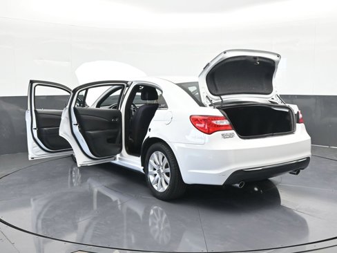 Used 2013 Chrysler 200 Touring image 69