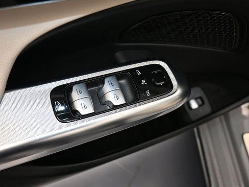 Used 2025 Mercedes-Benz E 350 Sedan image 12