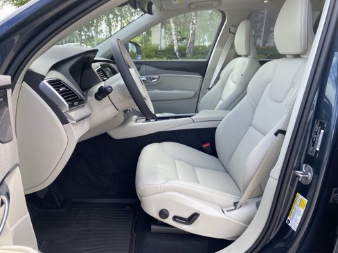 Certified 2025 Volvo XC90 T8 Plus w/ Protection Package Premier image 16