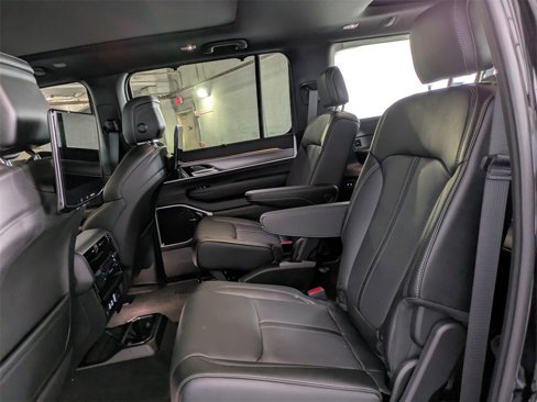 New 2025 Jeep Wagoneer L Series III w/ Premium Group I image 15