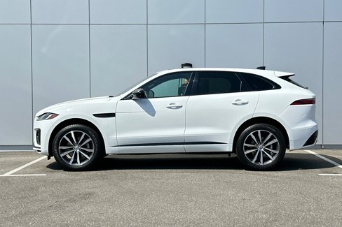 Used 2025 Jaguar F-PACE R-Dynamic S image 2
