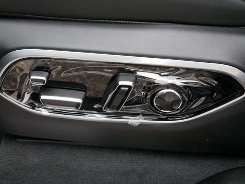 New 2025 Jeep Grand Cherokee Summit image 13
