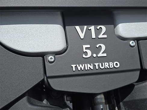 Used 2023 Aston Martin DBS Coupe image 22