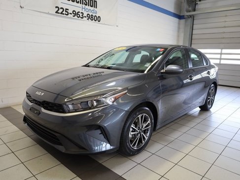 Used 2024 Kia Forte LXS image 2