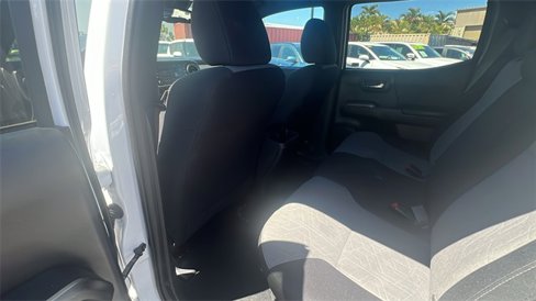 Used 2020 Toyota Tacoma TRD Sport w/ Technology Package image 14