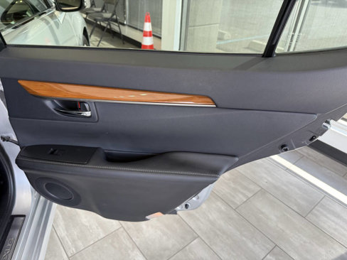 Used 2014 Lexus ES 300h image 46