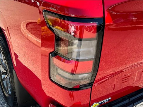 Certified 2025 Nissan Frontier SV image 33
