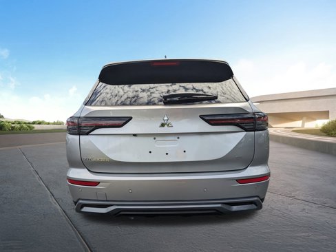 New 2025 Mitsubishi Outlander SE image 5