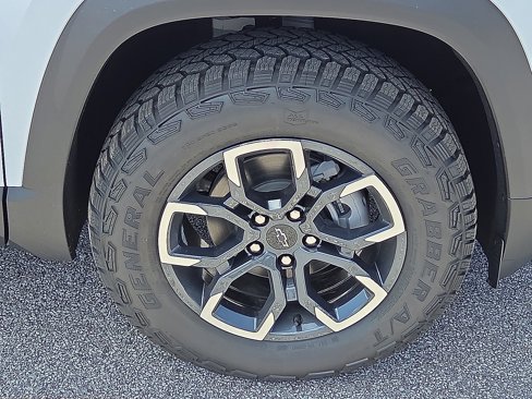 New 2026 Chevrolet Equinox ACTIV image 7