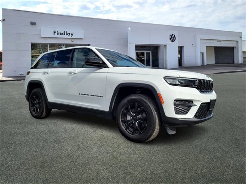 Used 2024 Jeep Grand Cherokee Altitude image 2