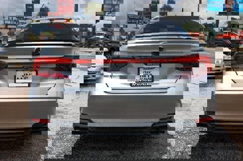 Used 2022 Toyota Avalon XSE image 12