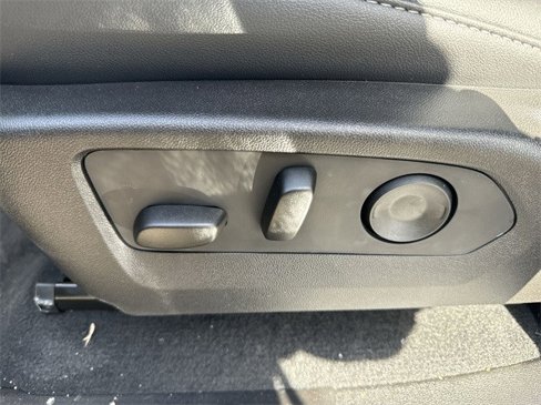 New 2025 GMC Canyon Elevation w/ Convenience Package image 12